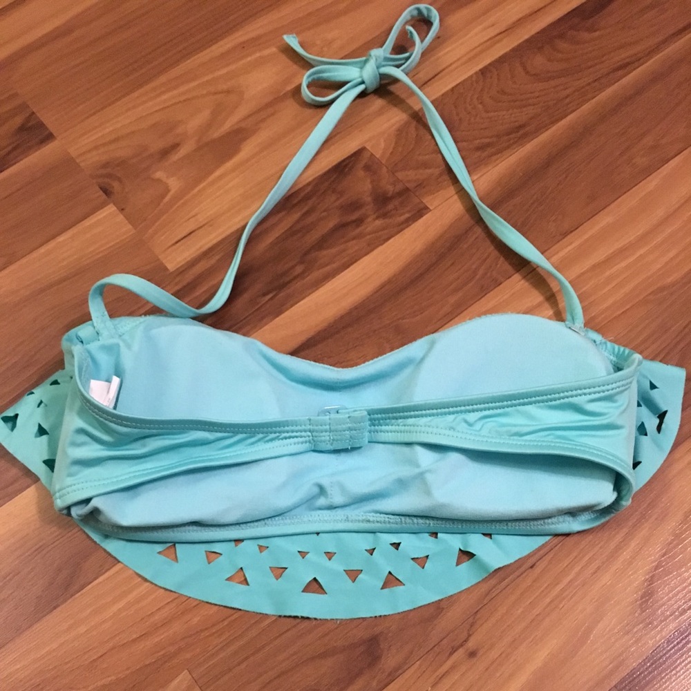 Old Navy Ruffle bikini - Picture 4 of 7